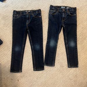 OshKosh size 6 jeans! Stretchy, comfy and true to size! Adjustable waistbands!